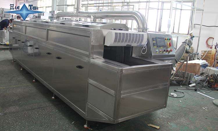 大型超聲波清洗機替代人工刷洗：潔泰定制化除油除銹方案，提升良品率