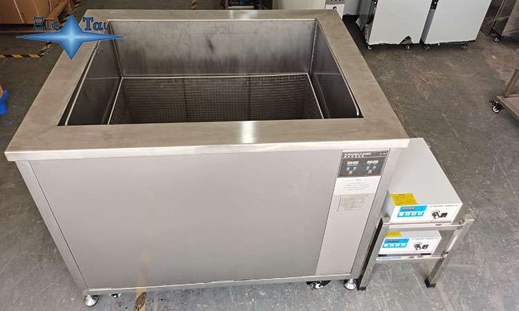 超聲波清洗機：清潔金屬冷藏設(shè)備，保持食品衛(wèi)生和品質(zhì)