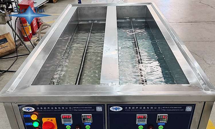 超聲波清洗機的水泵選擇：類型、特性與應(yīng)用指南