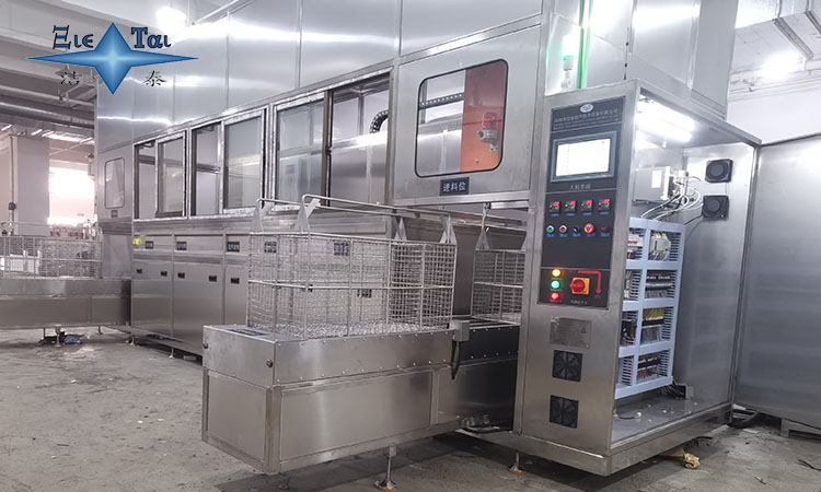 人工清洗效率低、還不穩定?是時候給車間換上這臺“不知疲倦”的工業超聲波了——潔泰提供各類超聲波清洗機 人工清洗效率低、還不穩定?是時候給車間換上這臺“不知疲倦”的工業超聲波了——潔泰提供各類超聲波清洗機